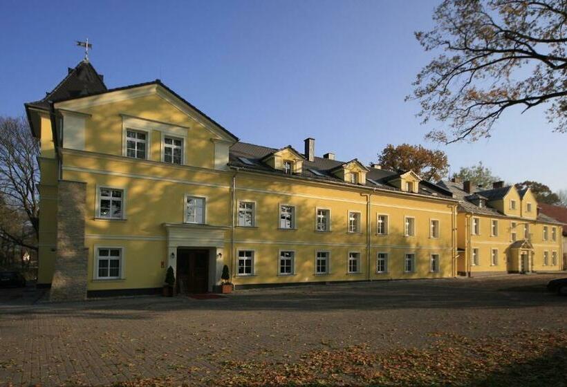 Отель Pałac Lucja Bb