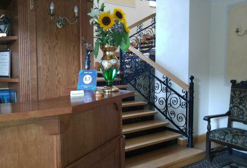 Отель Pałac Lucja Bb