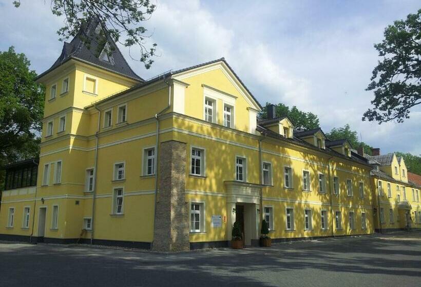 Отель Pałac Lucja Bb