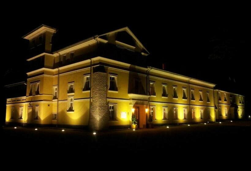 Отель Pałac Lucja Bb