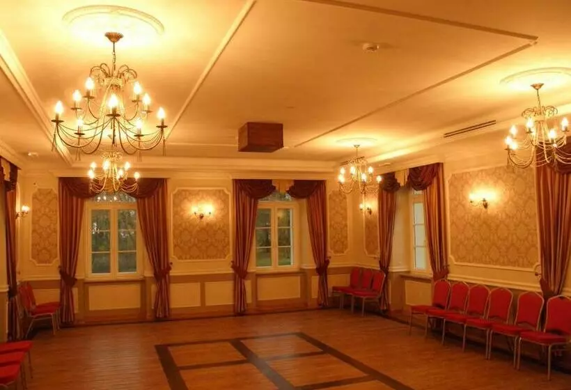 ホテル Pałac Lucja Bb