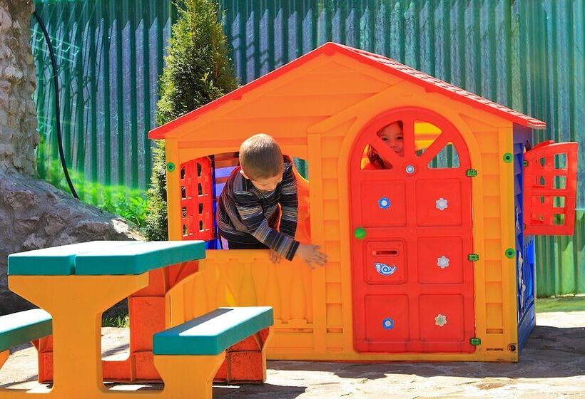 酒店 Pensiunea Cristina & Spa