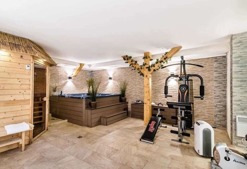 酒店 Pensiunea Cristina & Spa