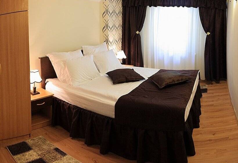 酒店 Pensiunea Cristina & Spa