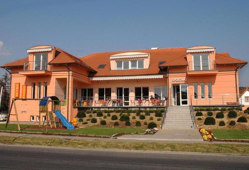 فندق Sportház