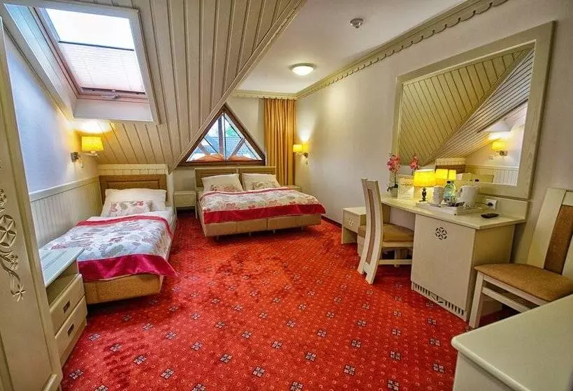 هتل Toporów