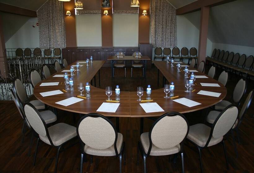 Villa Estera   Hotel & Restauracja