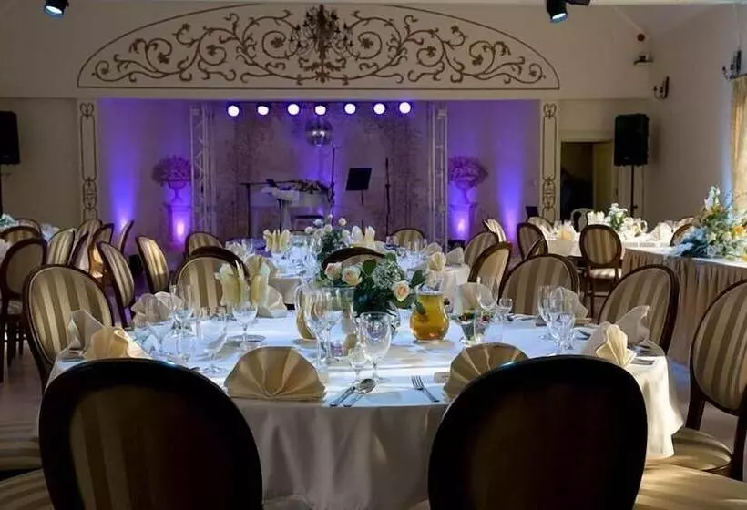 Villa Estera   Hotel & Restauracja
