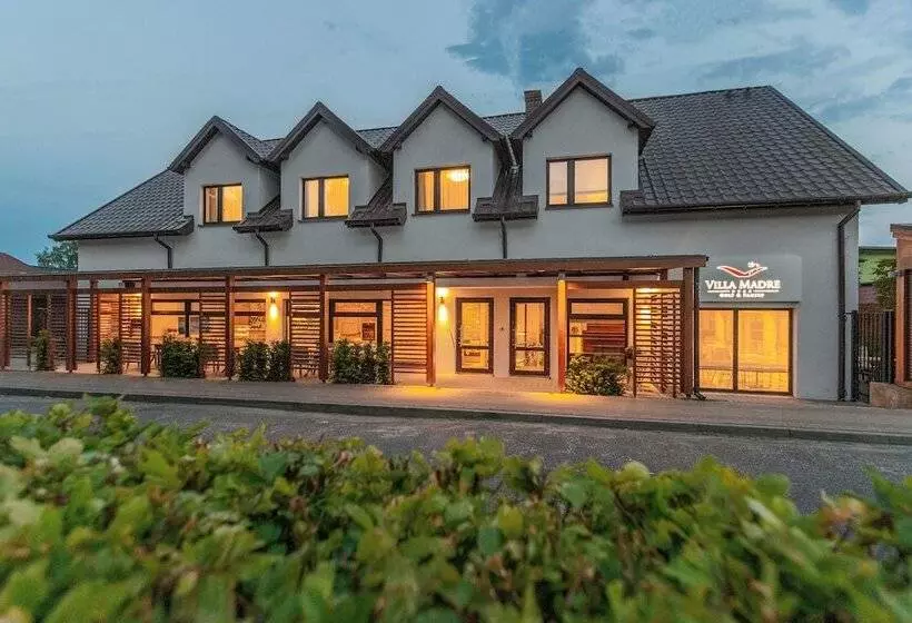 Hotelli Villa Madre Golf & Family