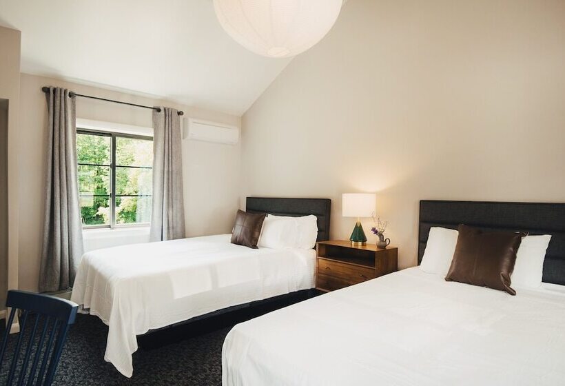 Rest   A Modern Motel