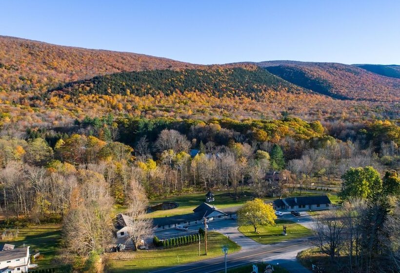 Rest   A Modern Motel