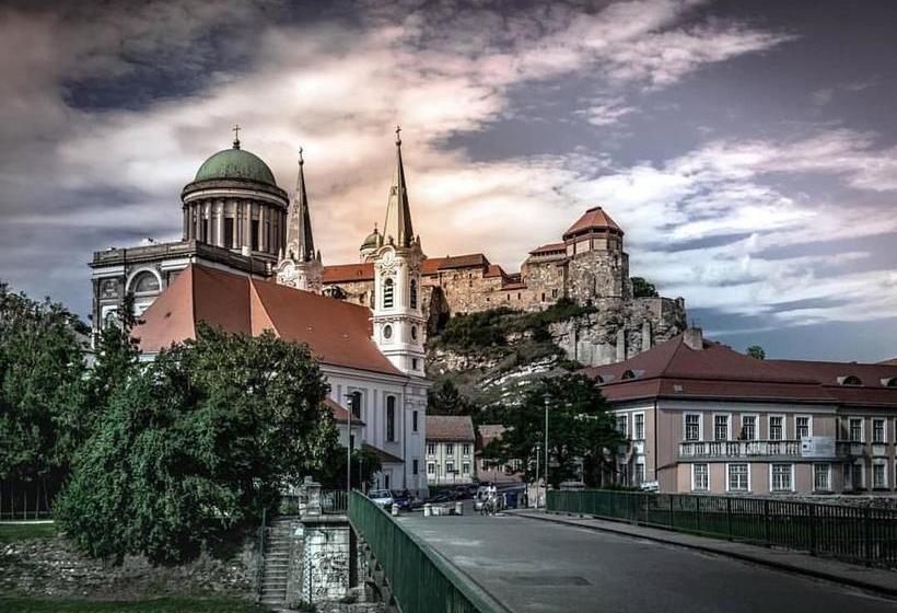 Róza Hotel és Apartmanház