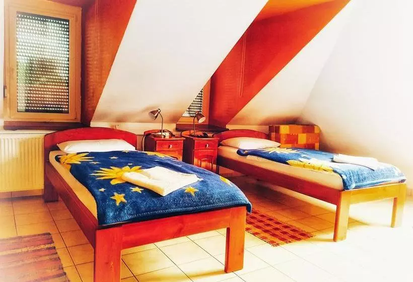 Róza Hotel és Apartmanház