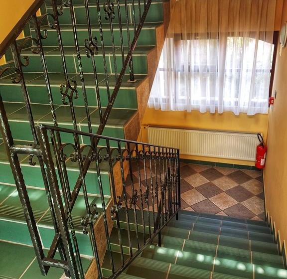 Róza Hotel és Apartmanház