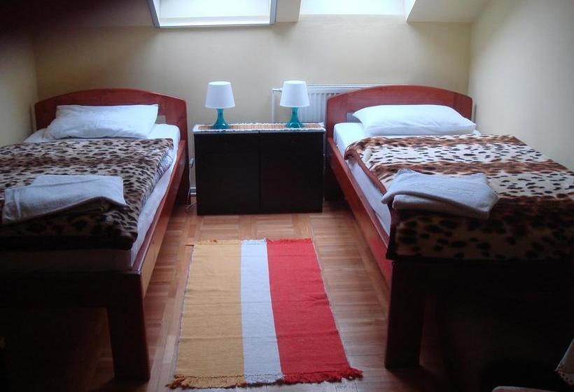 Róza Hotel és Apartmanház