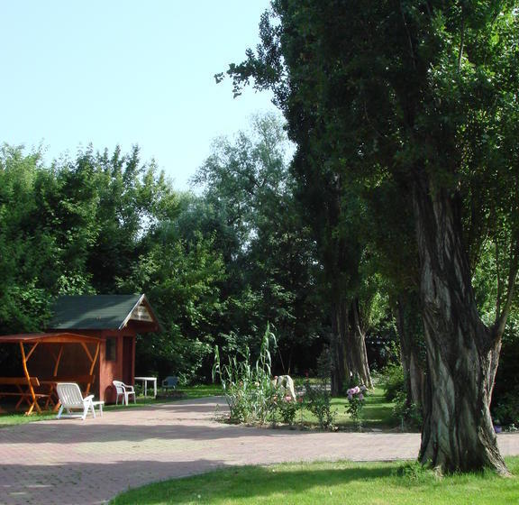 Róza Hotel és Apartmanház