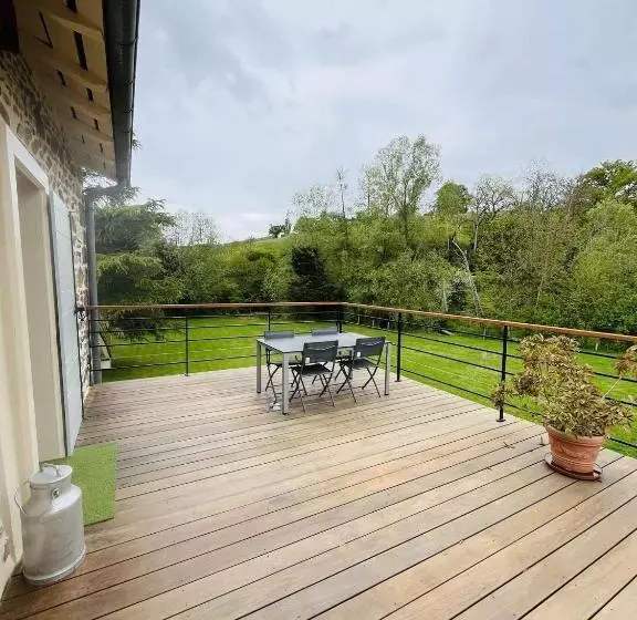 ベッドアンドブレックファースト Chambres D Hôtes Les Vernayes