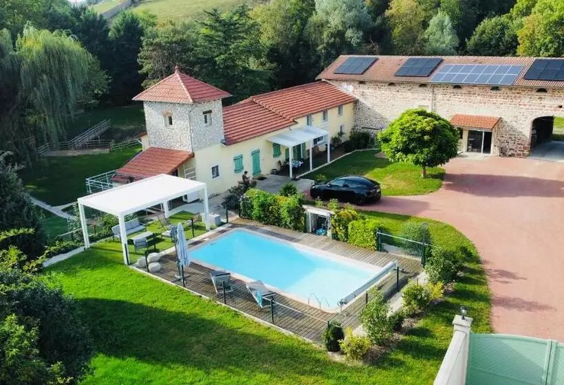 ベッドアンドブレックファースト Chambres D Hôtes Les Vernayes