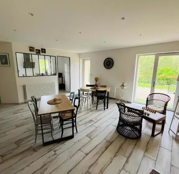 ベッドアンドブレックファースト Chambres D Hôtes Les Vernayes