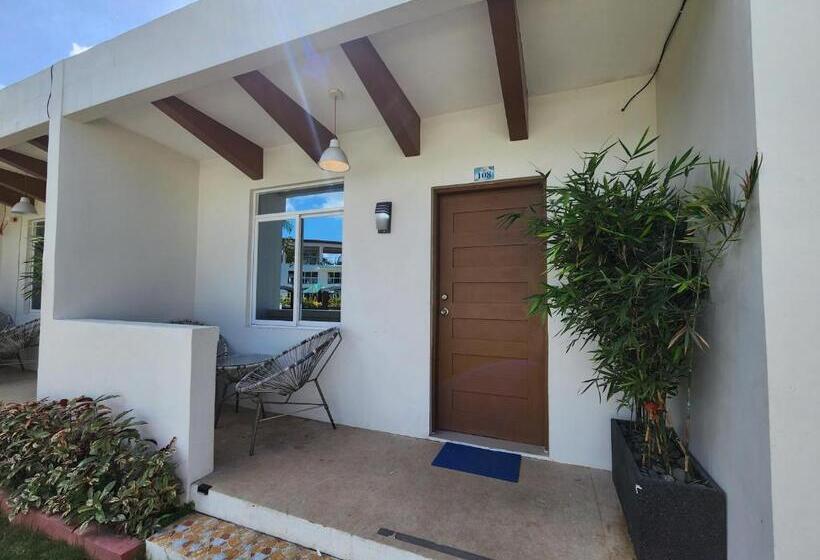 هتل Jade Resort   Bauang, La Union