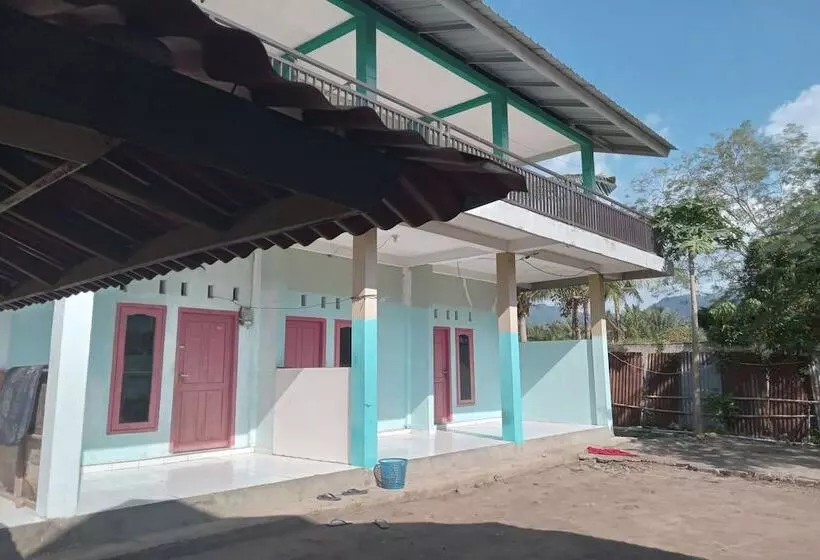 ホテル Oyo Life 93015 Kos Anto