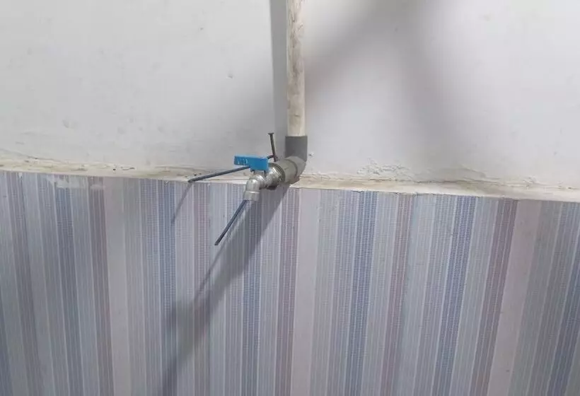 ホテル Oyo Life 93015 Kos Anto