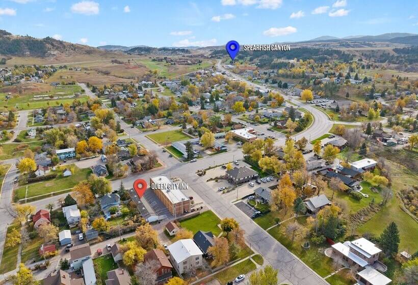 فندق Queen City Inn