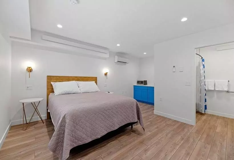 Hotelli Queen City Inn