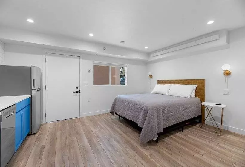 Hotelli Queen City Inn