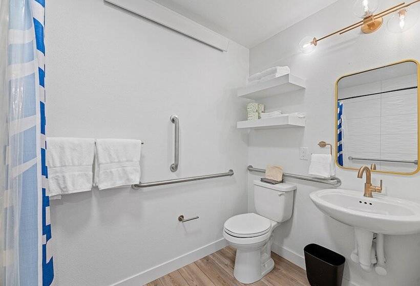 فندق Queen City Inn