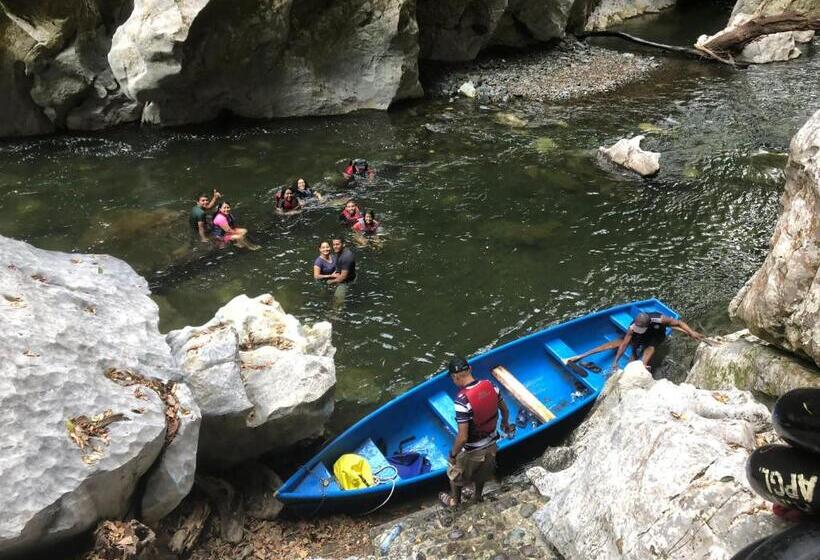 هتل Reserva Natural Cañón Seacacar