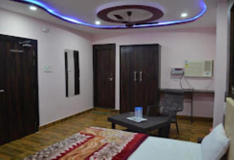 בית מלון כפרי Shri Bhagvat Dham Ranipur Bhatt