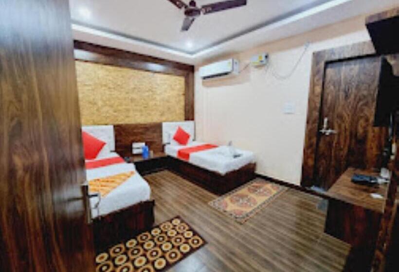 בית מלון כפרי Shri Bhagvat Dham Ranipur Bhatt