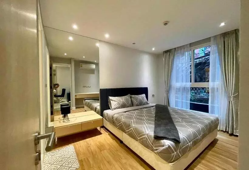 Grand Caribbien Pool Asscess