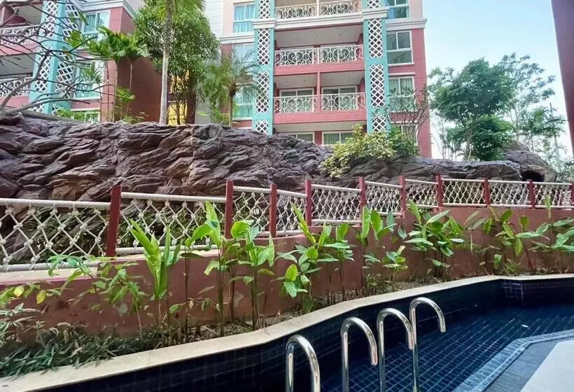 Grand Caribbien Pool Asscess