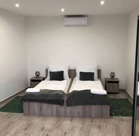 Пансион Csodaszarvas Vendégház Nyíradony