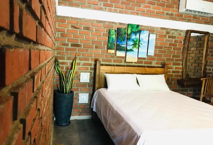 פנסיון Euro Star Holiday Inn