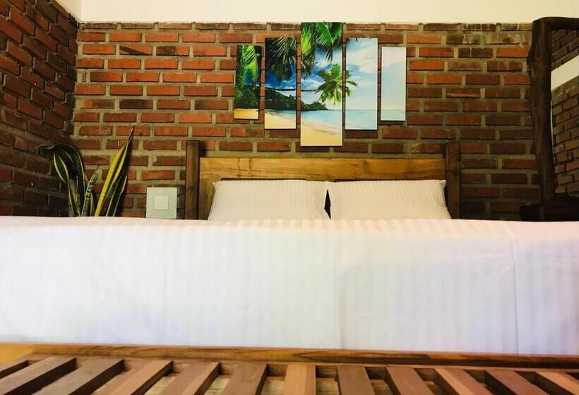 פנסיון Euro Star Holiday Inn