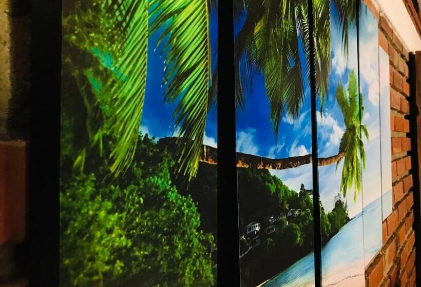 פנסיון Euro Star Holiday Inn