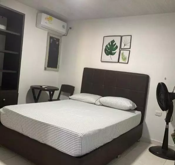 ペンション Hostal Marjul