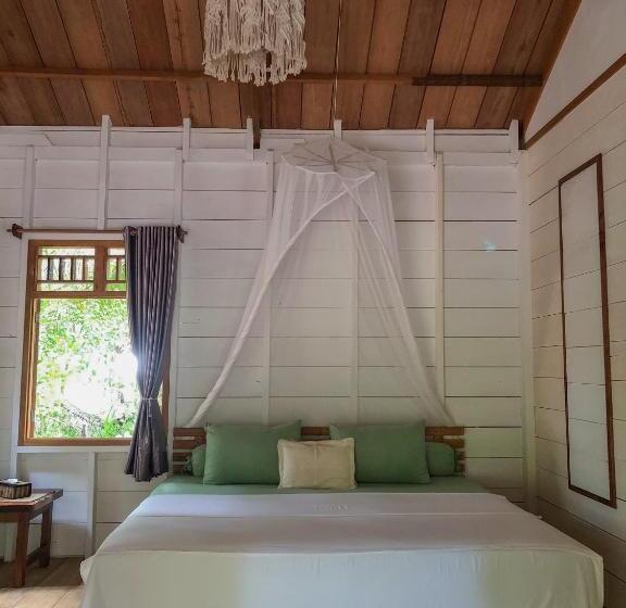 Pensjonat Toro Simalatcat Surfcamp