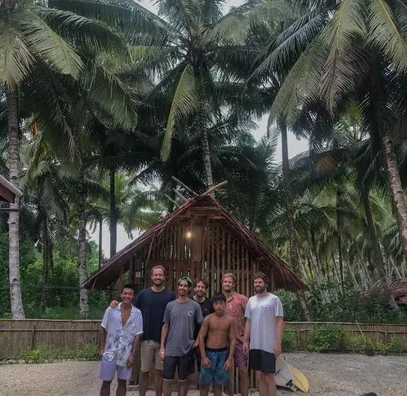 ペンション Toro Simalatcat Surfcamp