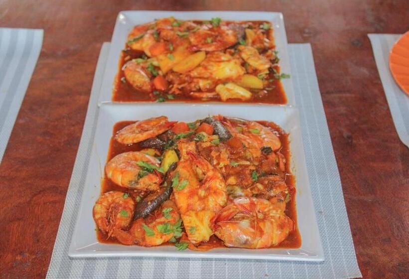 Pensjonat Toro Simalatcat Surfcamp