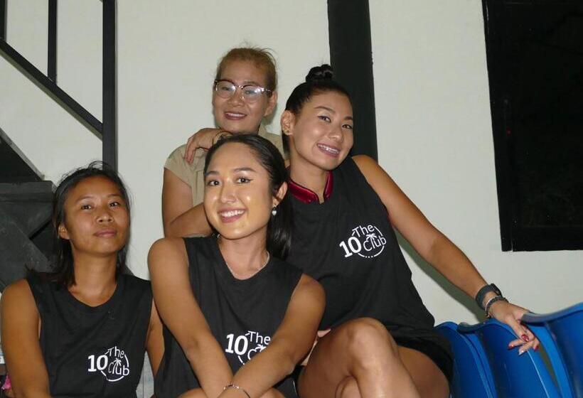 The 10 Club Hostel