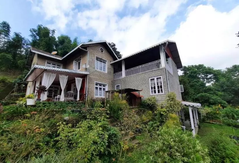 ベッドアンドブレックファースト Aaravi Garden Homestay