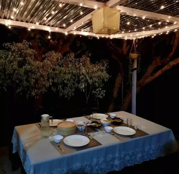 ベッドアンドブレックファースト Aaravi Garden Homestay