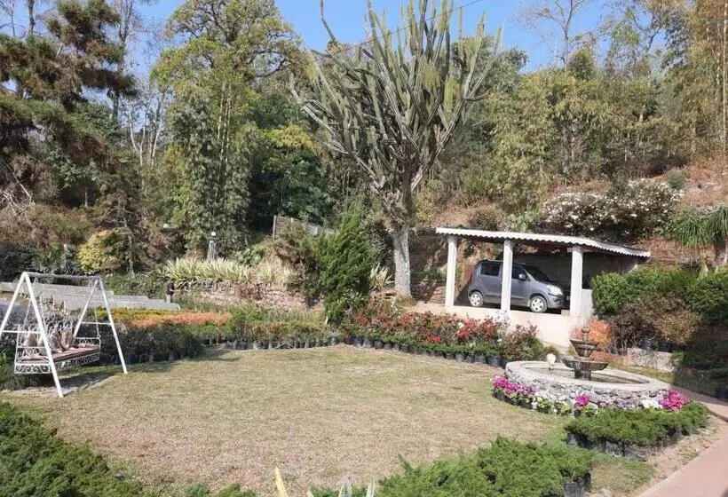 ベッドアンドブレックファースト Aaravi Garden Homestay