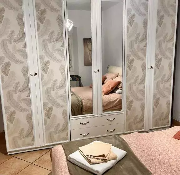 تختخواب و صبحانه Seal Home