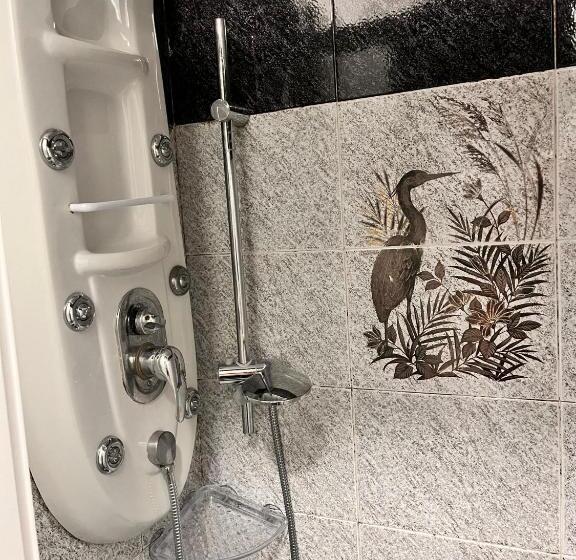 تختخواب و صبحانه Seal Home