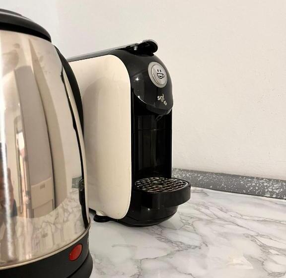 تختخواب و صبحانه Seal Home